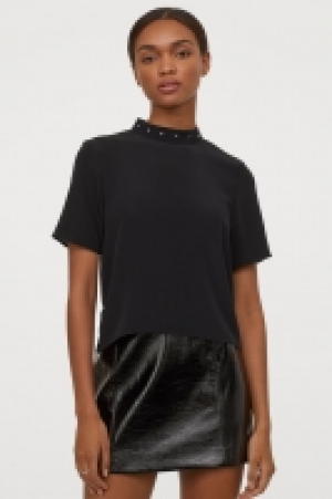  Short blouse 9.00 €