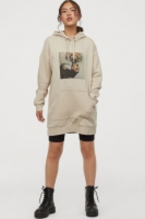  Oversized hooded top 20.00 €