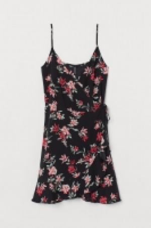  Flounced wrap dress 7.00 €
