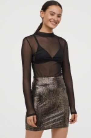  Shimmering skirt 13.00 €