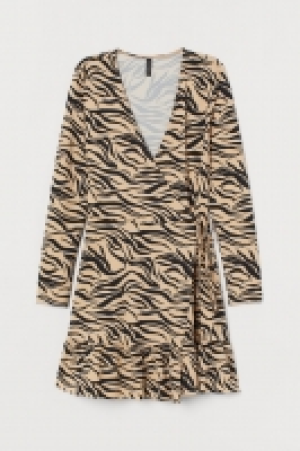  Patterned wrap dress 6.00 €