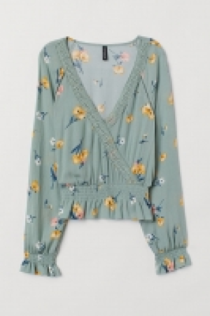  Crinkled blouse 10.00 €