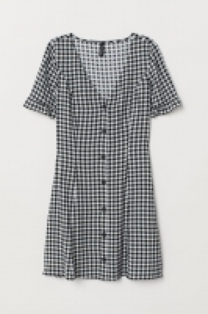  V-neck viscose dress 9.00 €