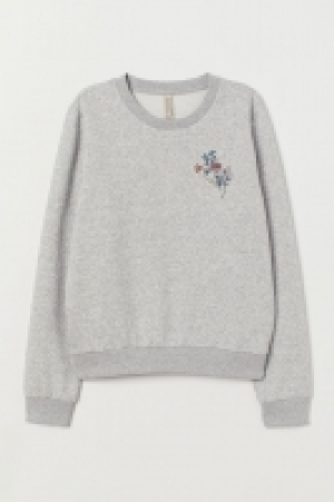  Sweatshirt with appliqués 25.00 €