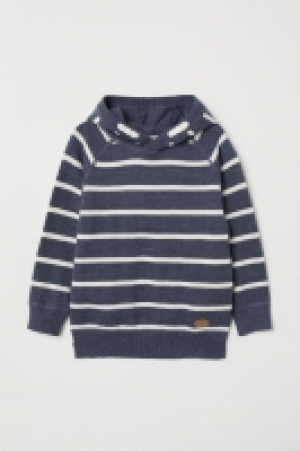  Fine-knit hooded jumper 9.00 €
