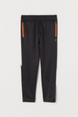  Sports trousers 8.00 €