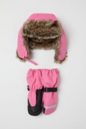 HM   Ski set with hat and mittens