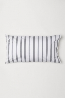 HM   Striped pillowcase