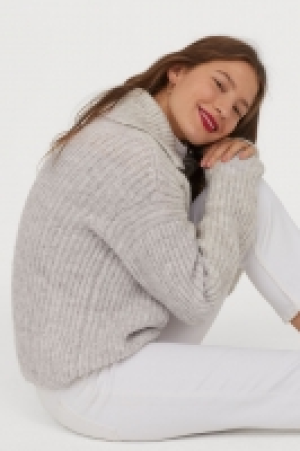  Ribbed wool-blend jumper 20.00 €