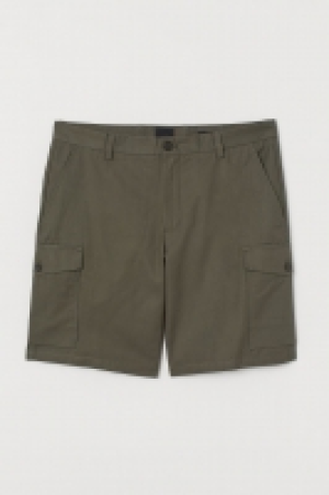  Slim Cargo shorts 14.99 €