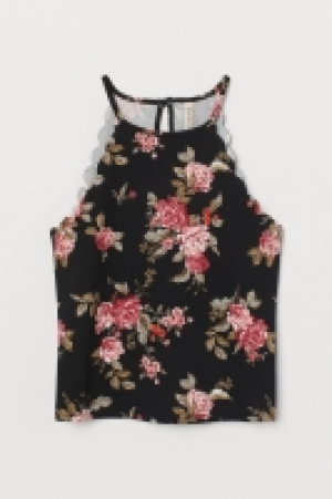  Scallop-edged top 7.00 €