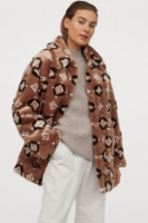  Faux fur jacket 25.00 €