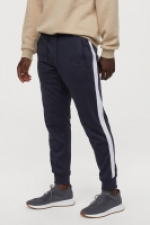  Joggers with side stripes 14.99 €