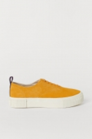  Suede trainers 48.00 €