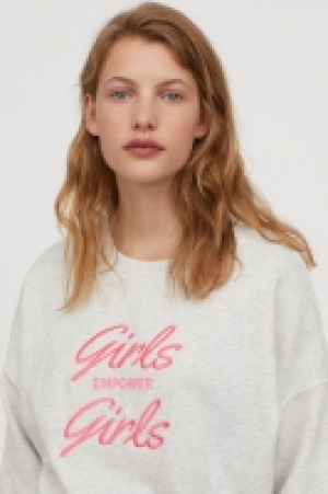  Sweatshirt with a motif 9.00 €