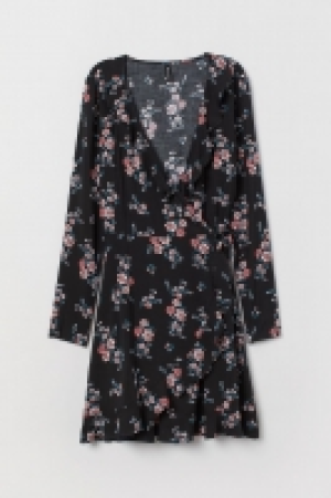  Wrap dress with flounces 13.00 €