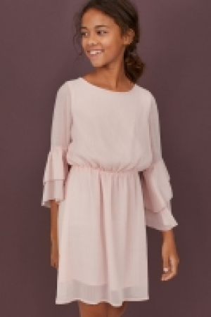  Trumpet-sleeved dress 10.00 €