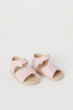  Sandals 7.00 €