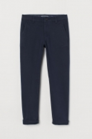HM   Generous Fit Chinos