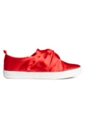 HM   Knot-detail trainers