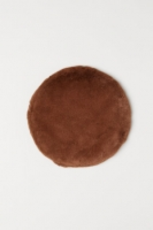 HM   Faux fur seat cushion