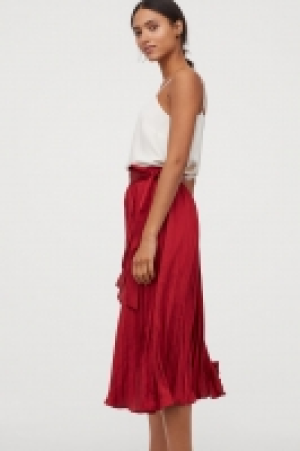  Pleated wrapover skirt 25.00 €