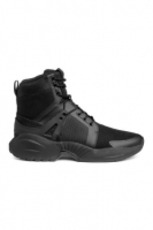  Hi-top trainers 39.99 €