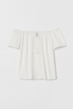  Off-the-shoulder blouse 6.00 €