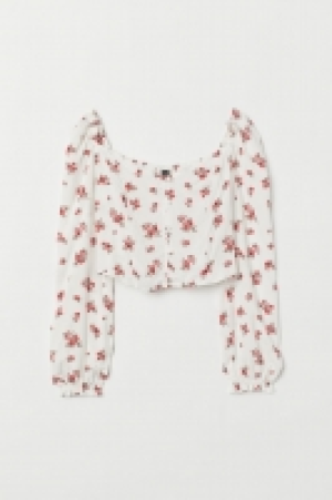  Puff-sleeved blouse 8.00 €