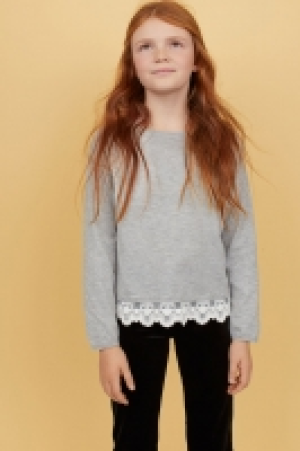  Fine-knit jumper with lace 5.00 €