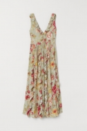  V-neck flounced dress 17.99 €