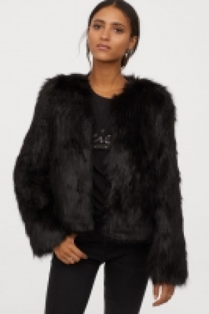 HM   Short faux fur jacket