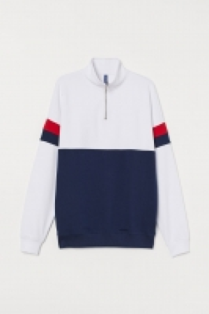  Sweatshirt with a collar 14.99 €