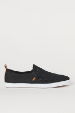  Slip-on trainers 8.99 €