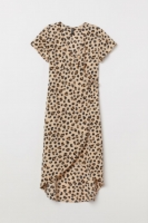  Patterned wrap dress 13.00 €