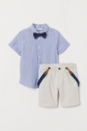  Shirt with bow tie and shorts 16.00 €
