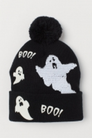HM   Hat with sequins