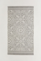 HM   Patterned cotton rug