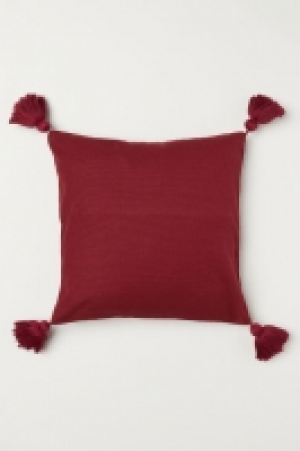 HM   Tasselled cushion cover