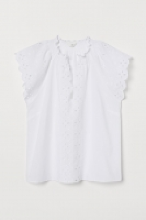  Blouse with broderie anglaise 17.99 €
