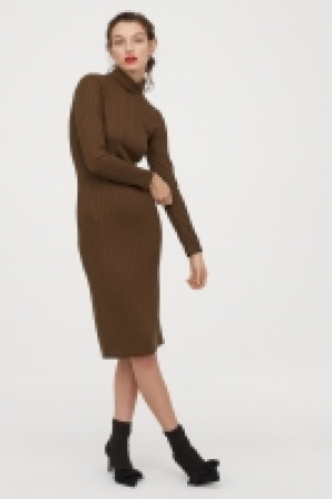 HM   Ribbed polo-neck dress