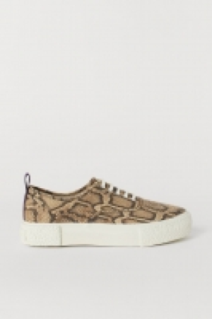  Canvas trainers 30.00 €