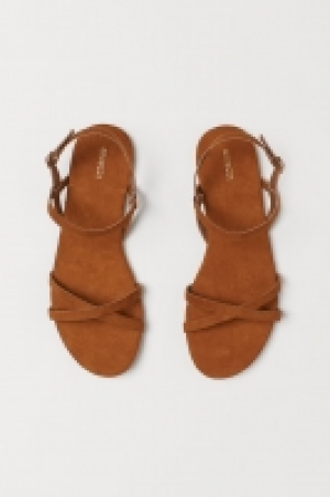  Sandals 5.00 €