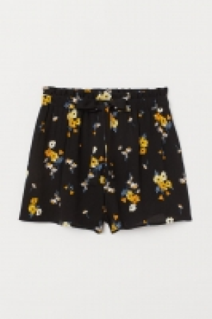  Tie-belt shorts 7.00 €