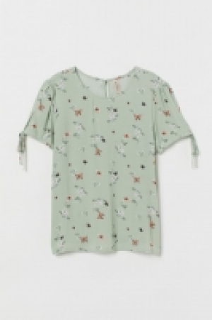  Short-sleeved blouse 7.00 €