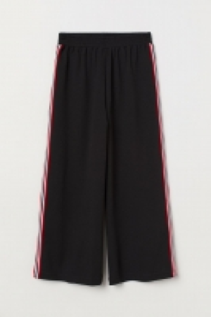  Wide pull-on trousers 13.00 €