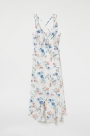  Wrap dress with flounces 18.00 €