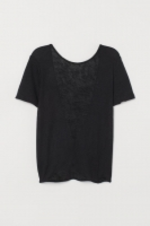  Top with a low-cut back 5.00 €