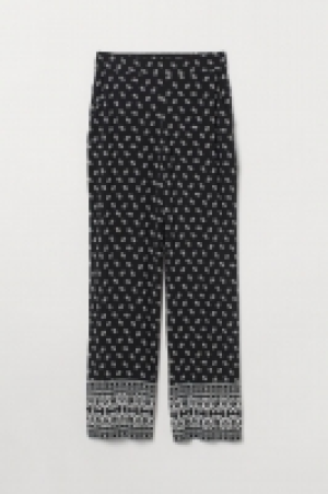  Wide pull-on trousers 8.00 €