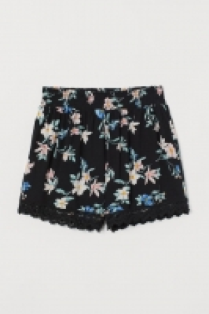  Wide shorts 10.00 €